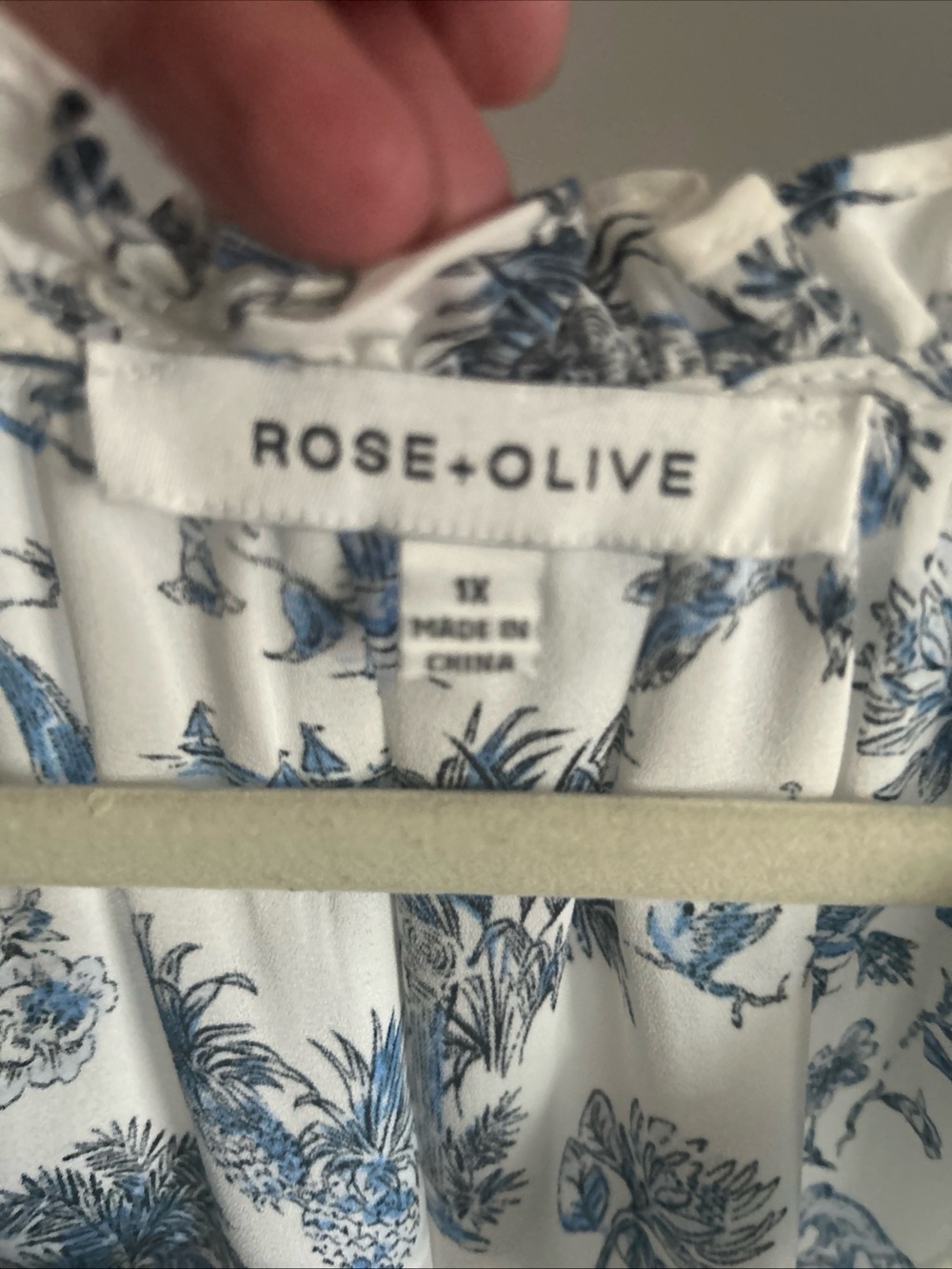Rose & Olive White and Blue Botanical Tassel Flutter Sleeve Blouse - Picture 6 of 10